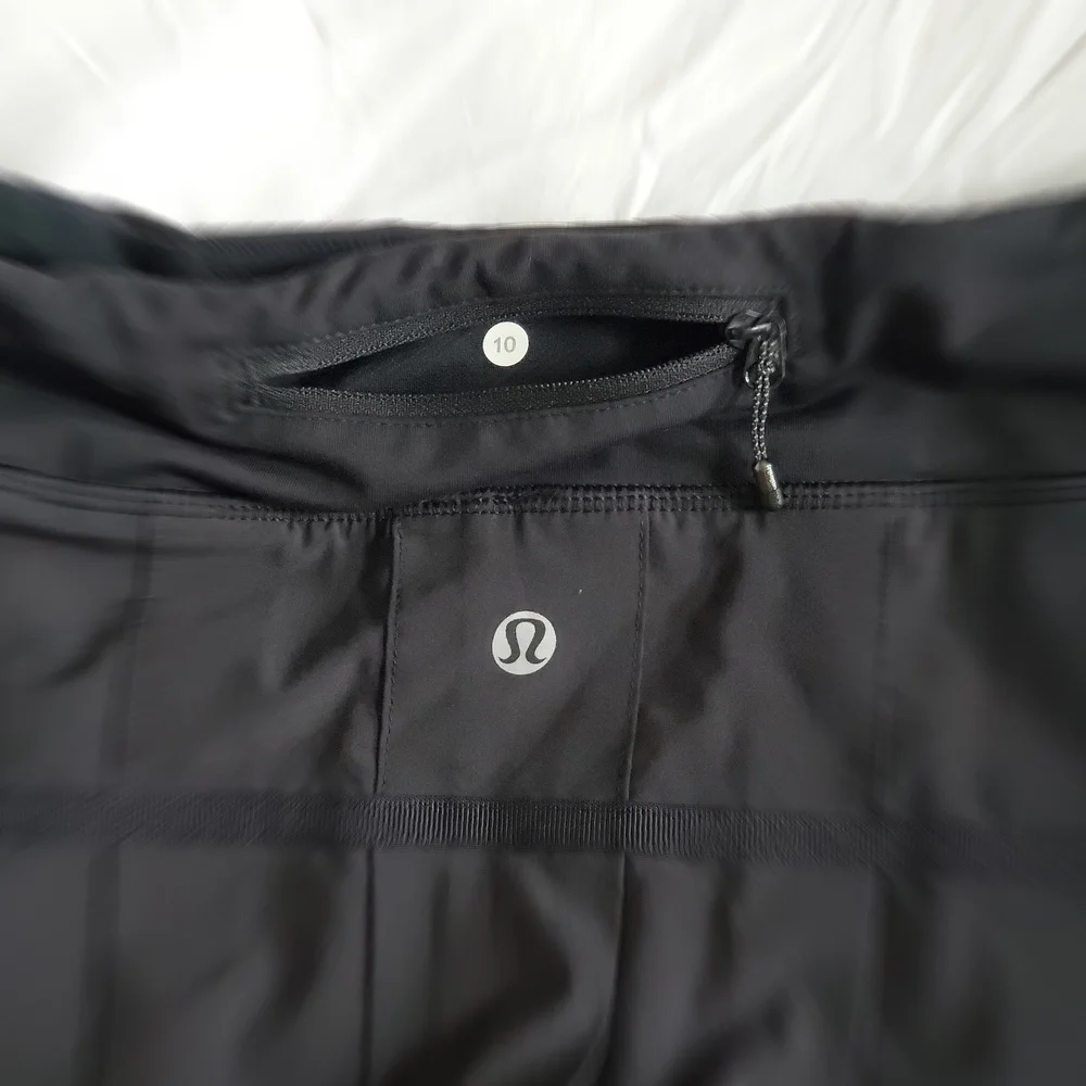 NWOT Lululemon Black Women's Skirt - Picture 2 of 3